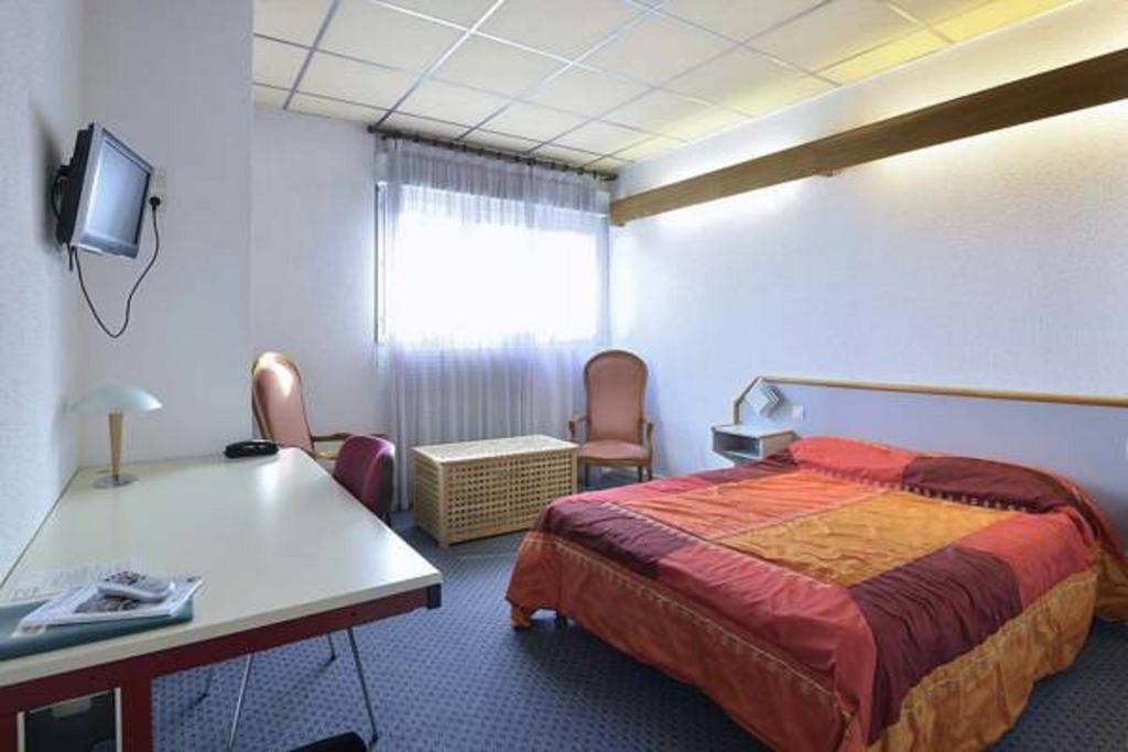 Hotel Chantafred Пессак Номер фото