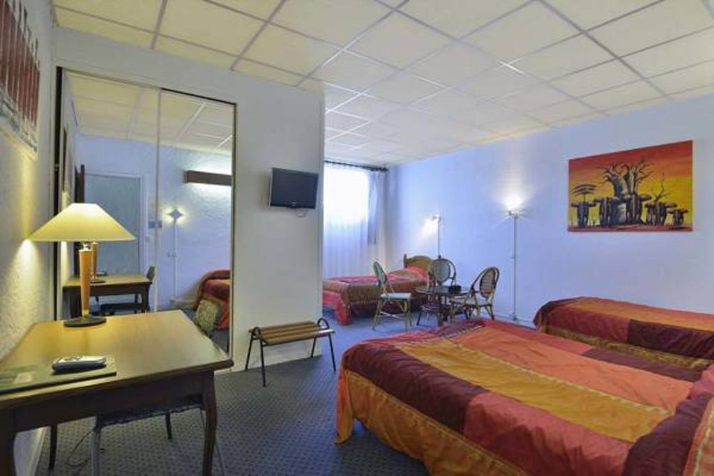 Hotel Chantafred Пессак Номер фото